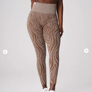 NVGTN Mocha Zebra Seamless Leggings